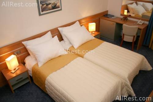 Eden Hotel 44